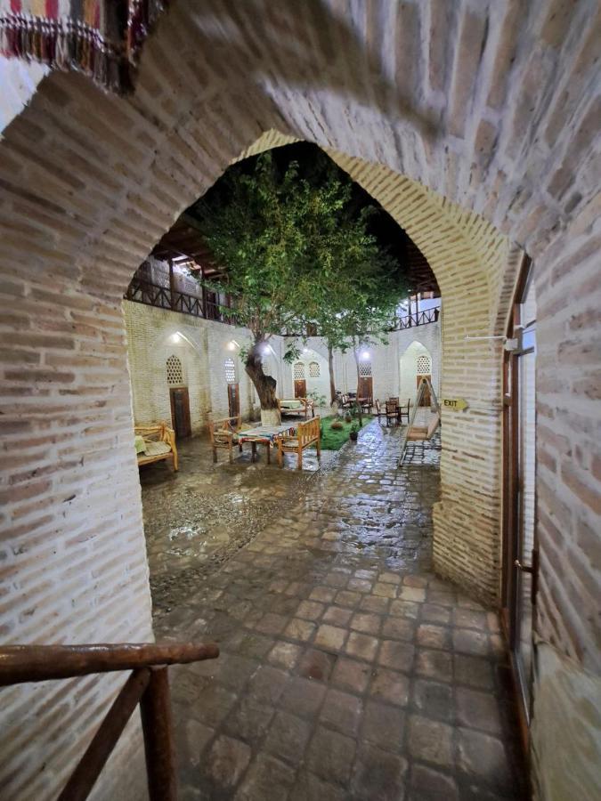 Umar Hotel In The Old City บูคารา ภายนอก รูปภาพ