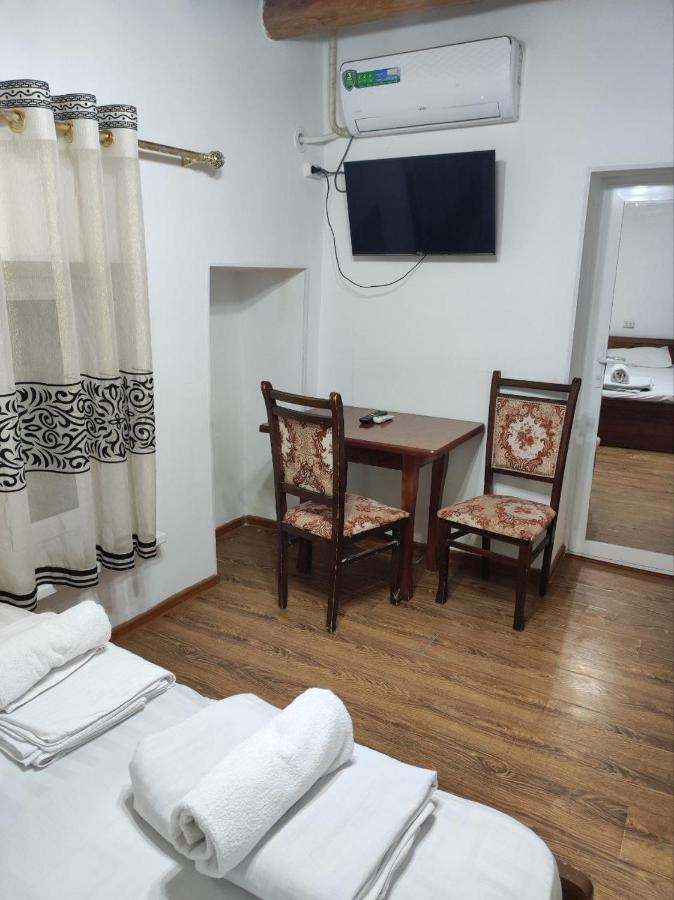Umar Hotel In The Old City บูคารา ภายนอก รูปภาพ